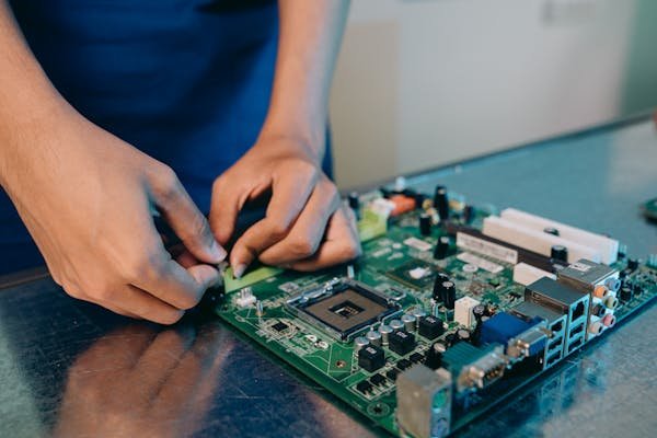 Réparation de cartes électroniques : expertise, solutions et enjeux